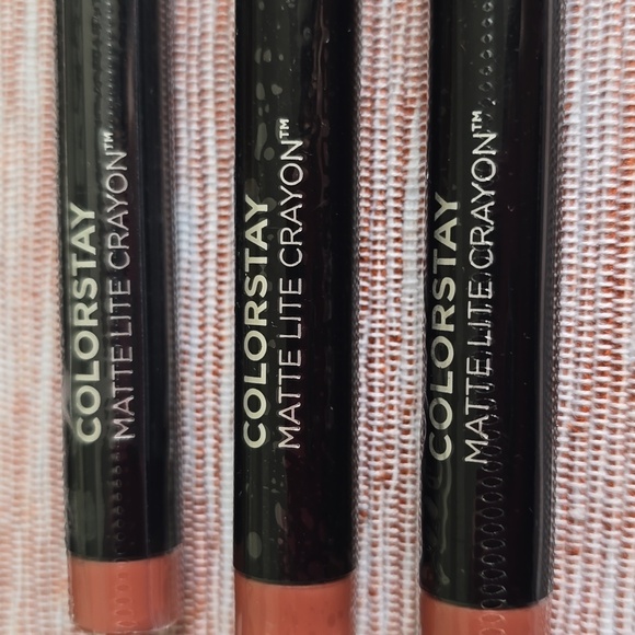 REVLON BRAND WOMENS COLORSTAY MATTE LITE LIP CRAYON BUNDLE OF 3 - Picture 2 of 9